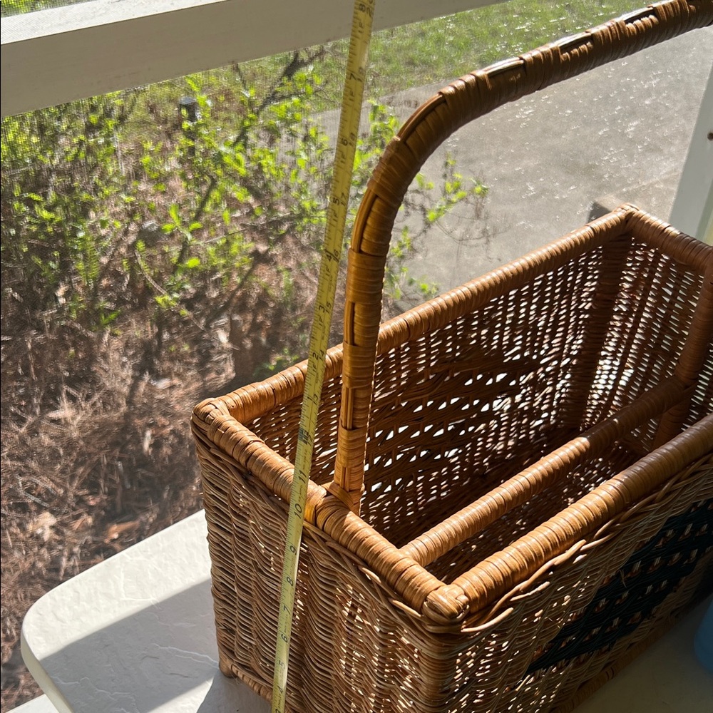 #1481+Wicker Magazine Basket W/ Black Diamond Pattern Or Cleaning supplies - Picture 3 of 9